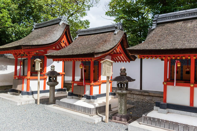 entrée des portes rouges à kyoto au japon